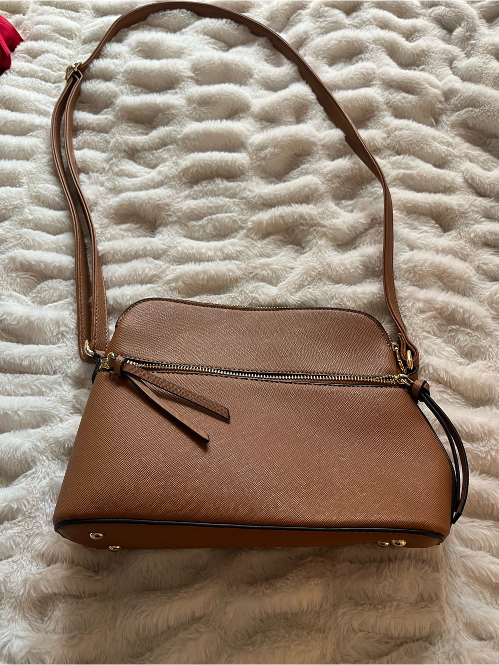 Leather Crossbody Bag in Tan - Unbranded